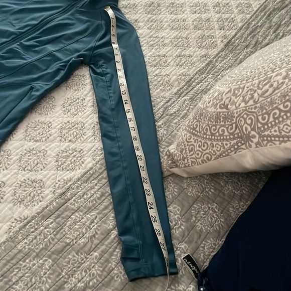 Under Armour Heat Gear Jacket - Blue - Size Small. - Picture 8 of 9